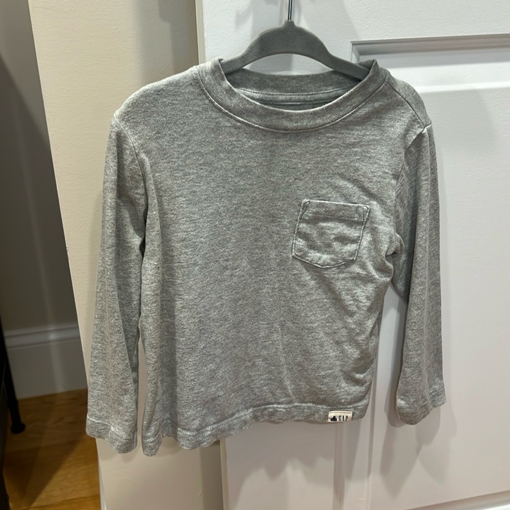 Gap 2T long sleeve t-shirt
